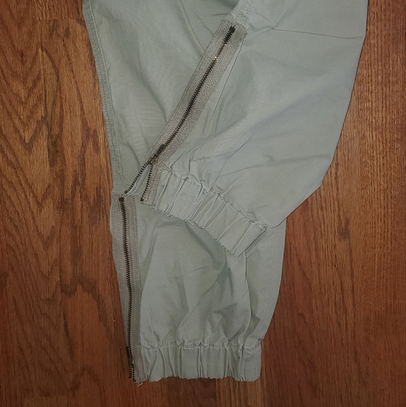 Converse Capris - Picture 3 of 4